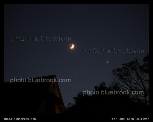 Saturn, Moon and Venus - The crescent moon is between Saturn (left) and Venus (right), Somerville MA