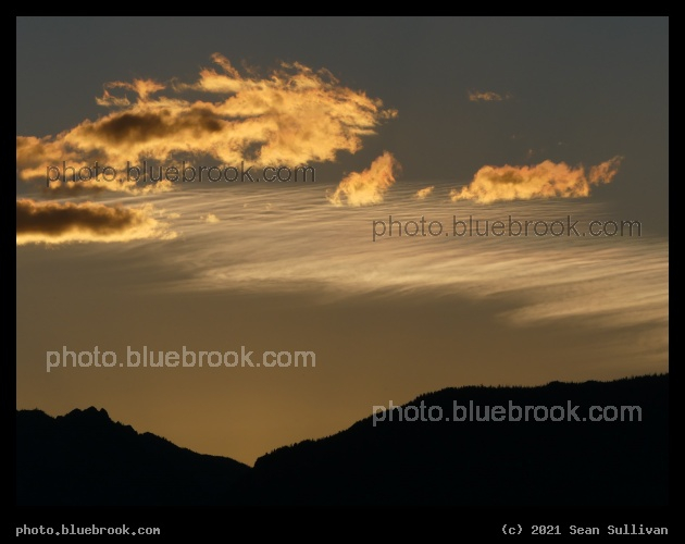 Contrasting Cloud Textures - Corvallis MT