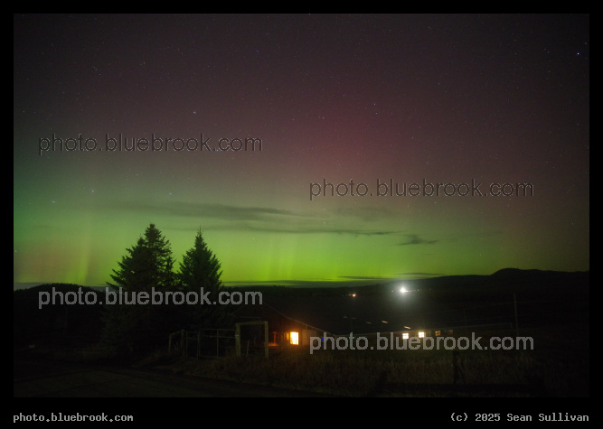 Bands of Colorful Aurora - Corvallis MT